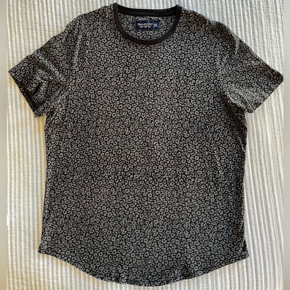 Abercrombie Men's Patterned T-Shirt